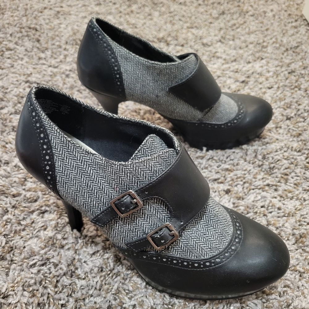 Grey and black high heel shoes, size 8